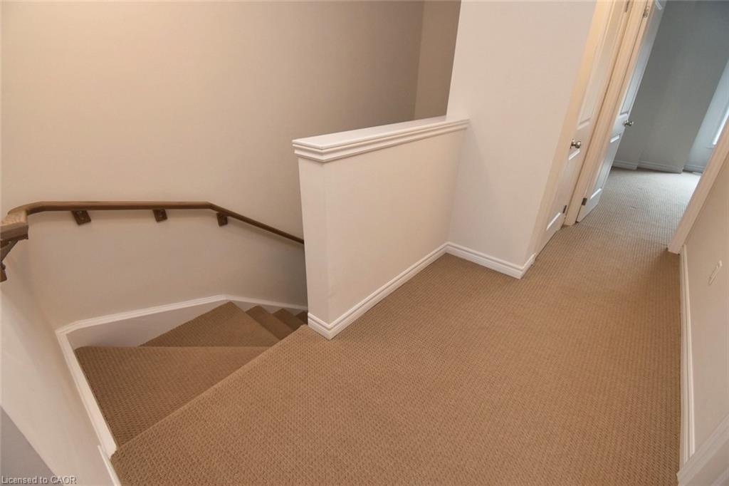 4-187 Wilson Street W, Ancaster, ON - Indoor Photo Showing Other Room