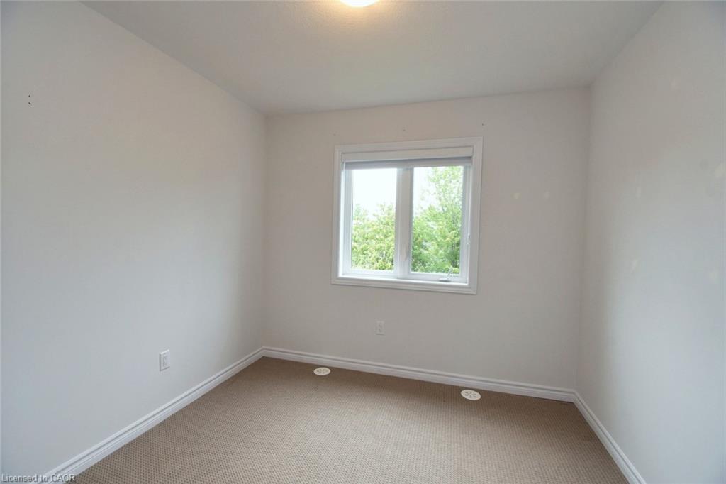 4-187 Wilson Street W, Ancaster, ON - Indoor Photo Showing Other Room