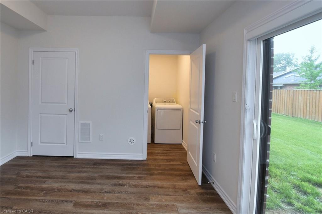 4-187 Wilson Street W, Ancaster, ON - Indoor Photo Showing Other Room