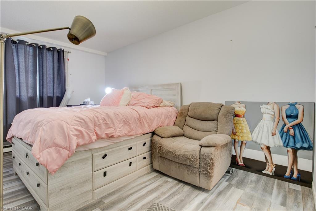 104-18 Holborn Court, Kitchener, ON - Indoor Photo Showing Bedroom