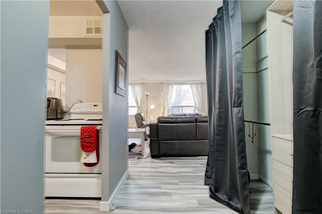 104-18 Holborn Court, Kitchener, ON - Indoor