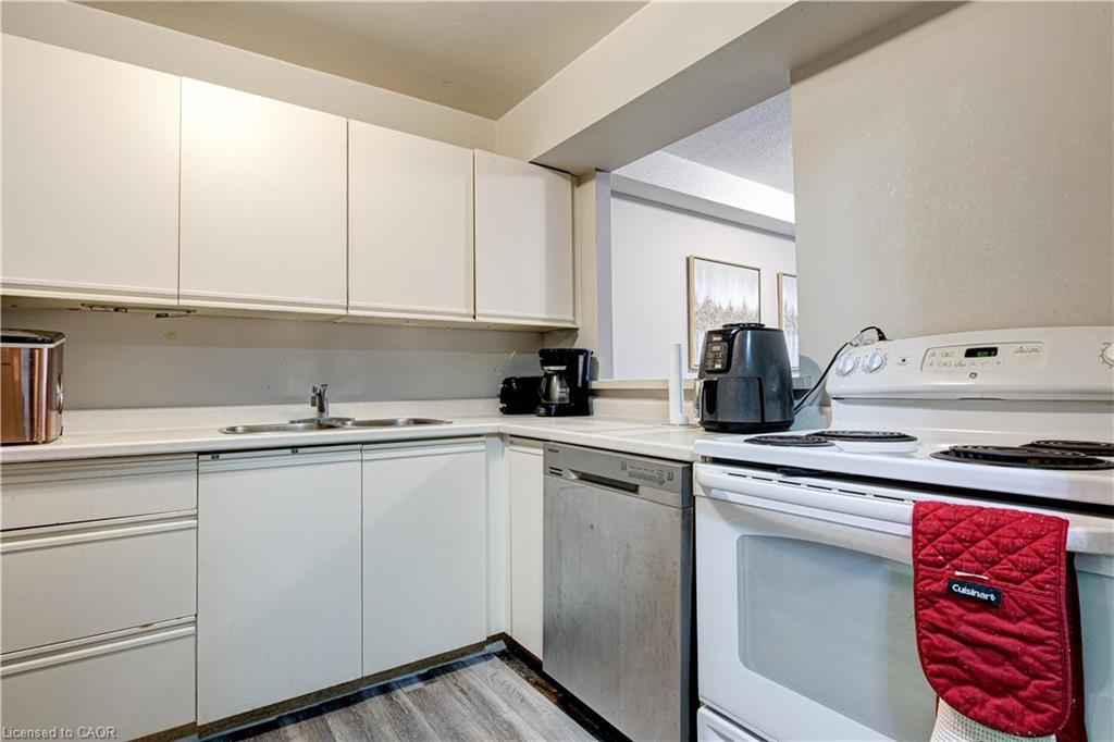 104-18 Holborn Court, Kitchener, ON - Indoor Photo Showing Kitchen With Double Sink