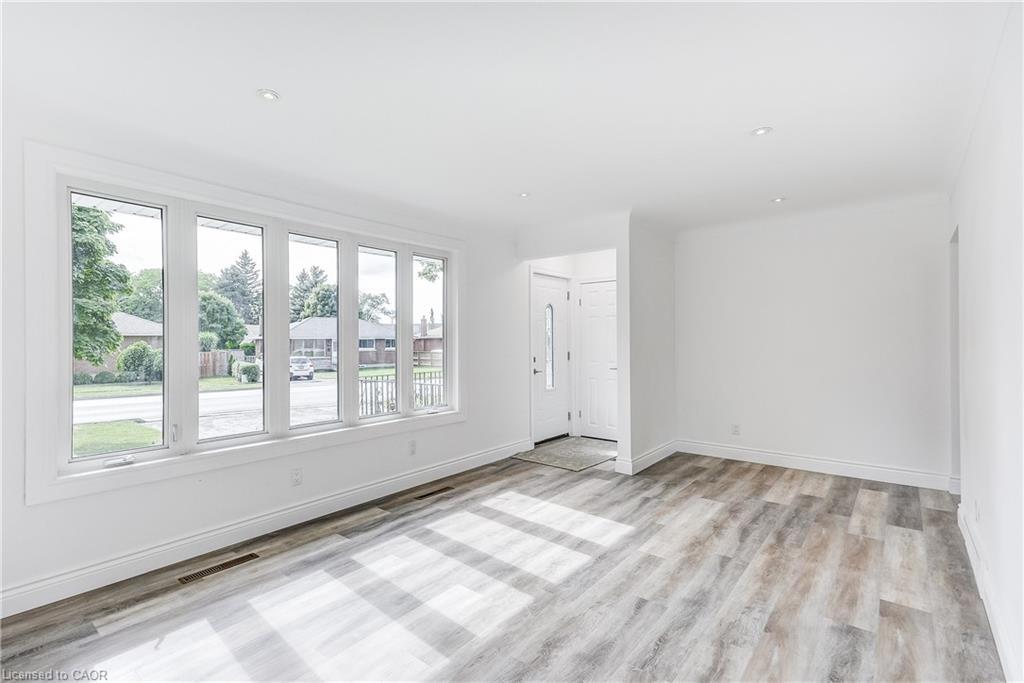 8 Glengarry Road, St. Catharines, ON - Indoor Photo Showing Other Room