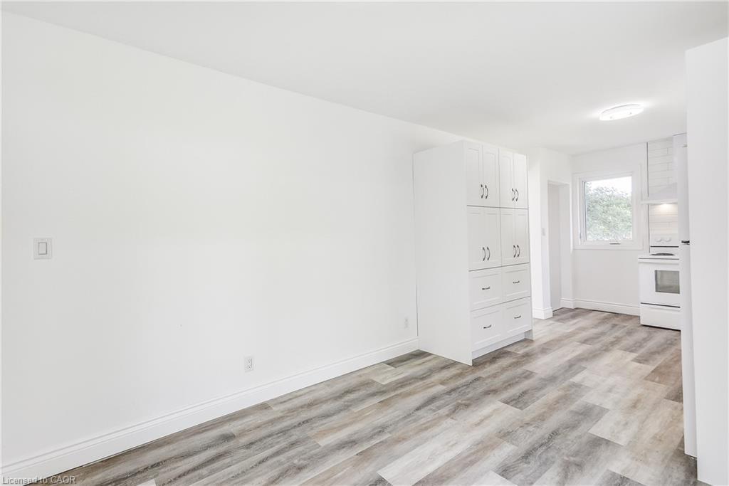 8 Glengarry Road, St. Catharines, ON - Indoor Photo Showing Other Room