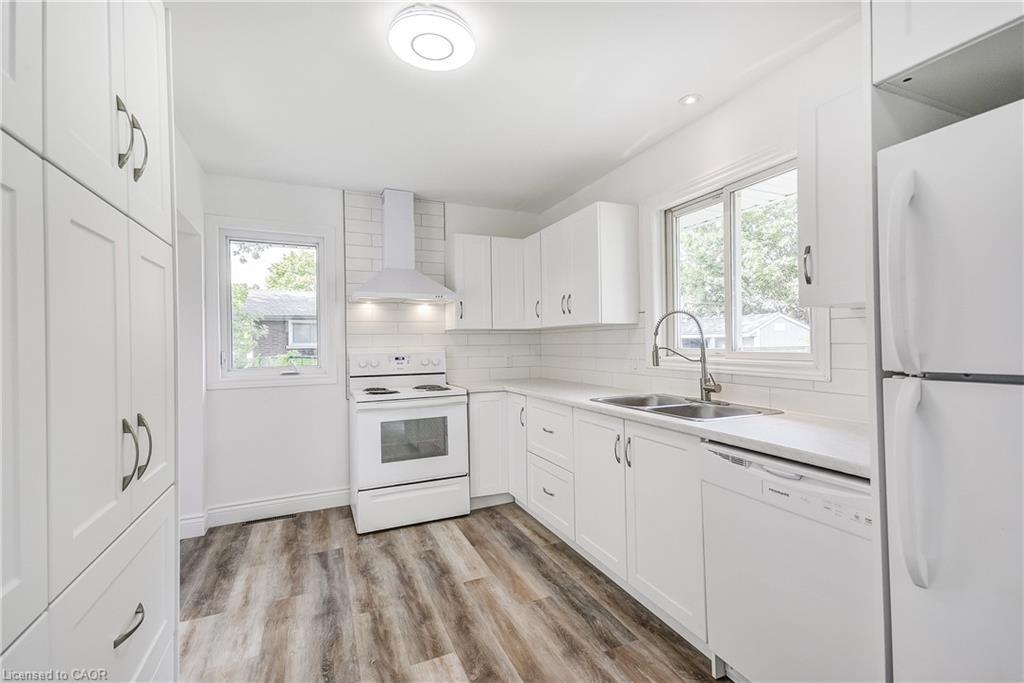 8 Glengarry Road, St. Catharines, ON - Indoor Photo Showing Kitchen With Double Sink