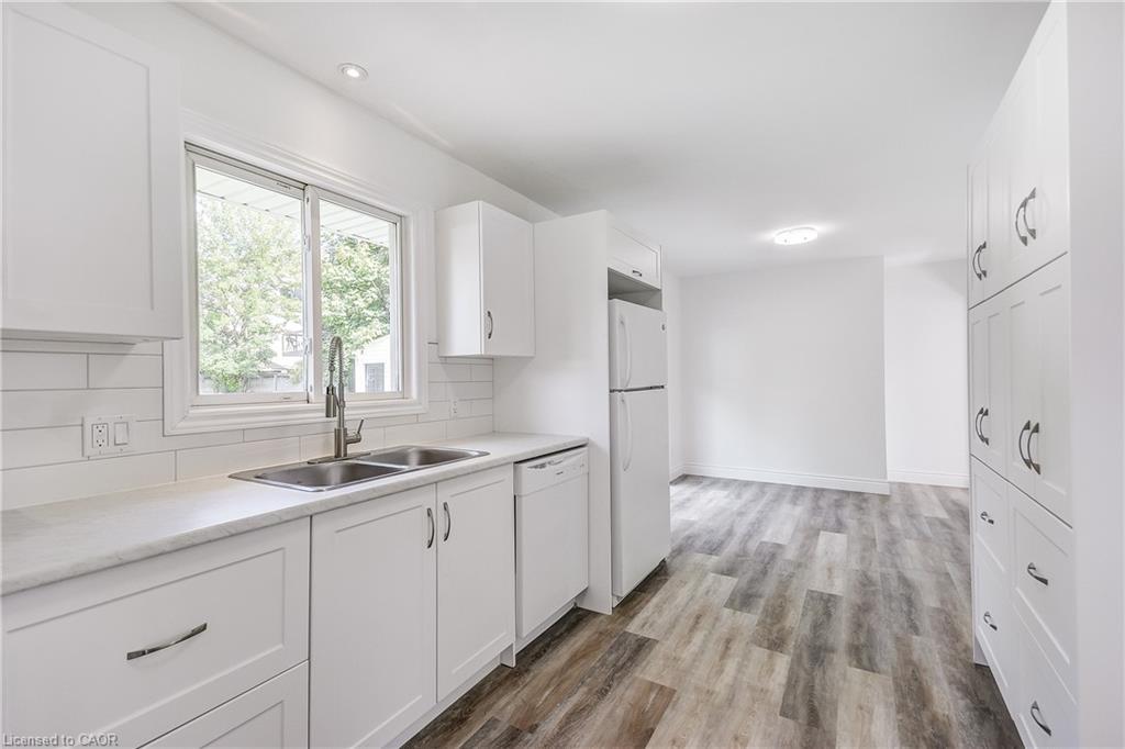 8 Glengarry Road, St. Catharines, ON - Indoor Photo Showing Kitchen With Double Sink