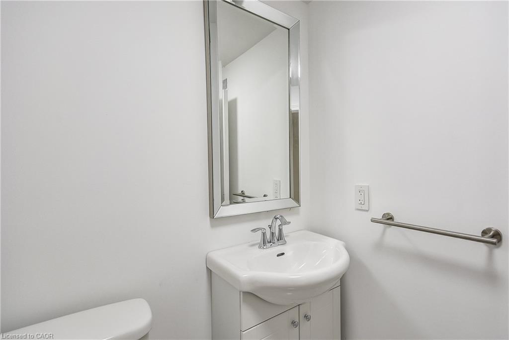 8 Glengarry Road, St. Catharines, ON - Indoor Photo Showing Bathroom