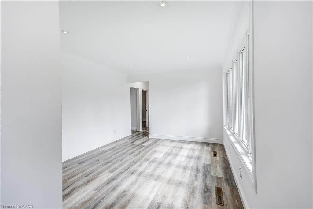 8 Glengarry Road, St. Catharines, ON - Indoor Photo Showing Other Room