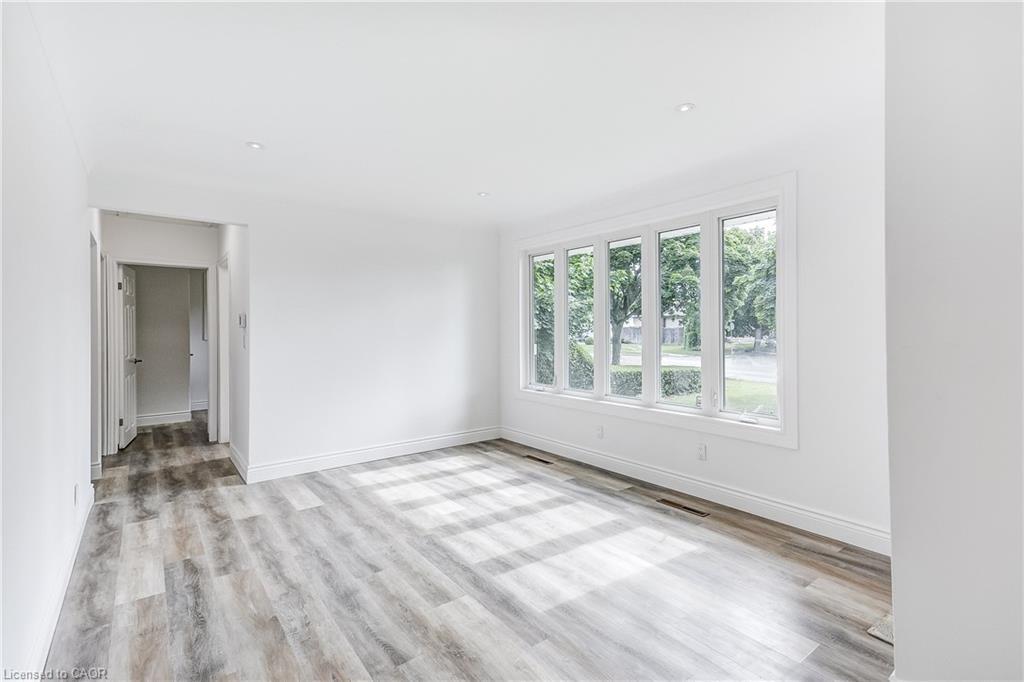 8 Glengarry Road, St. Catharines, ON - Indoor Photo Showing Other Room