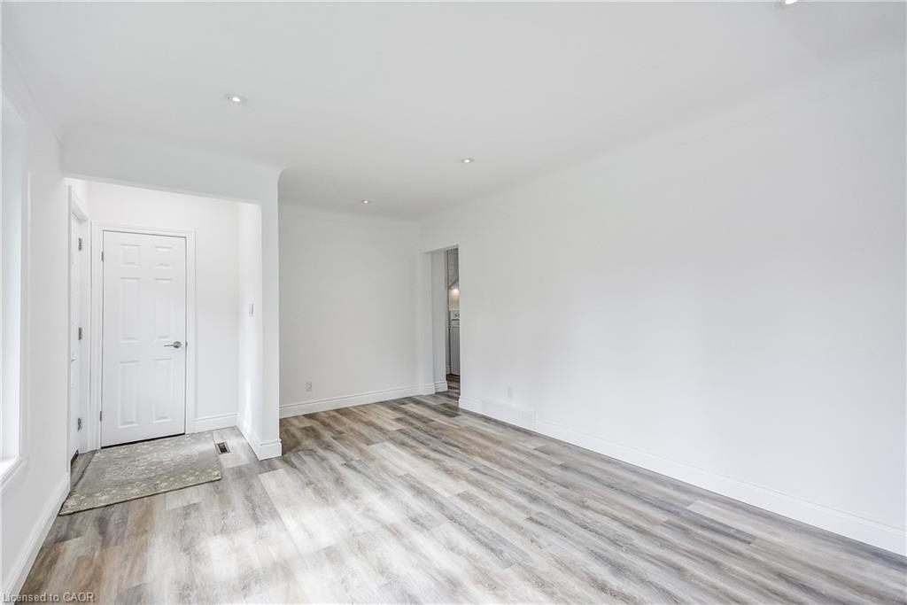 8 Glengarry Road, St. Catharines, ON - Indoor Photo Showing Other Room