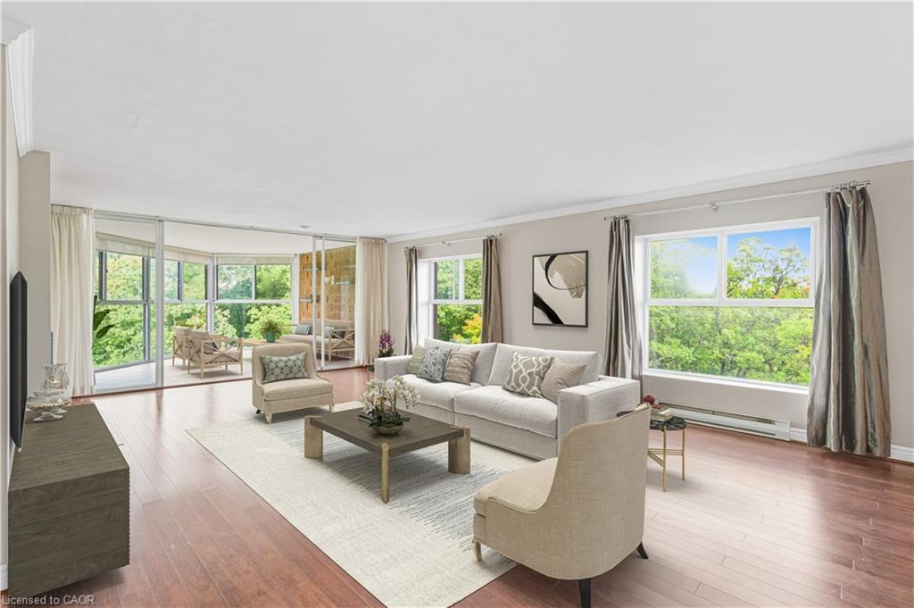 702-20 Berkley Road, Cambridge, ON - Indoor Photo Showing Living Room