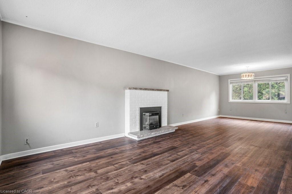171-295 Water Street, Guelph, ON - Indoor Photo Showing Living Room With Fireplace