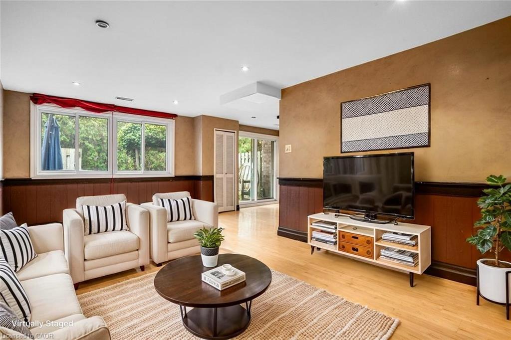 171-295 Water Street, Guelph, ON - Indoor Photo Showing Living Room