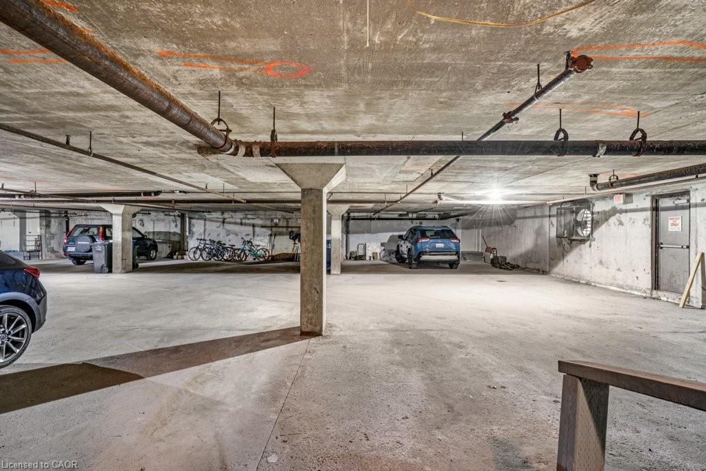 171-295 Water Street, Guelph, ON - Indoor Photo Showing Garage