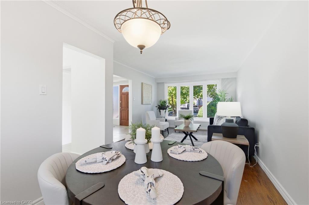 4502 Bennett Road, Burlington, ON - Indoor Photo Showing Dining Room