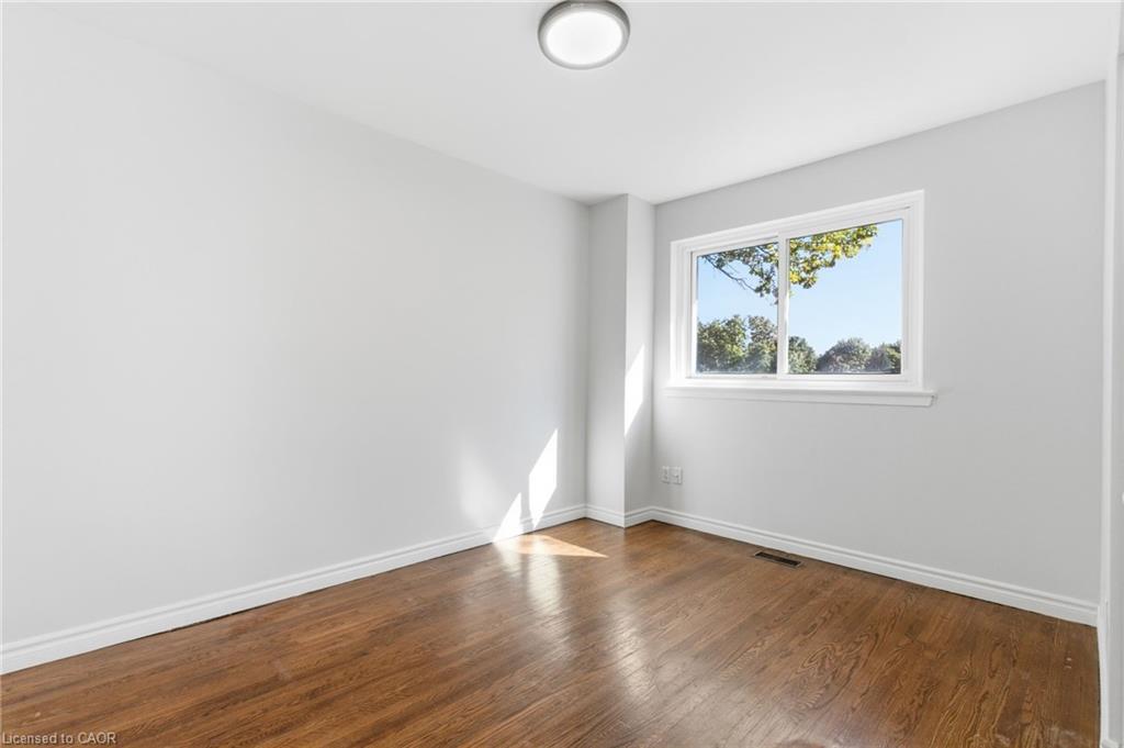 4502 Bennett Road, Burlington, ON - Indoor Photo Showing Other Room