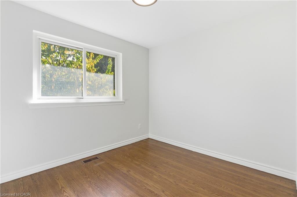 4502 Bennett Road, Burlington, ON - Indoor Photo Showing Other Room