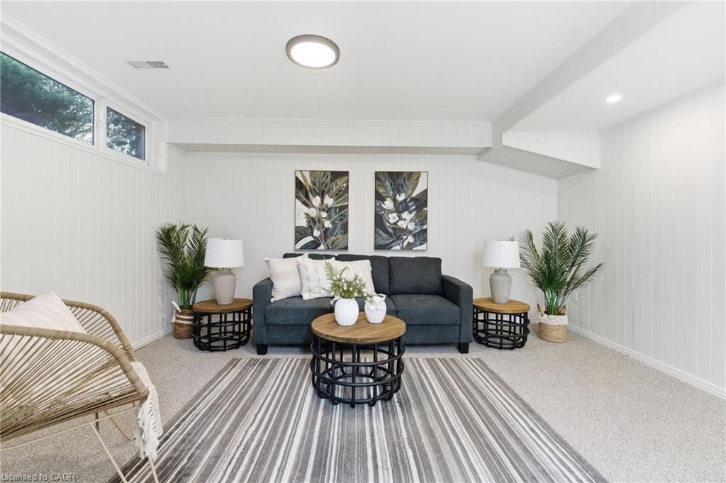 4502 Bennett Road, Burlington, ON - Indoor