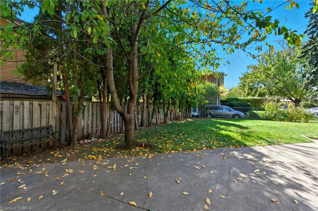 4502 Bennett Road, Burlington, ON - Outdoor