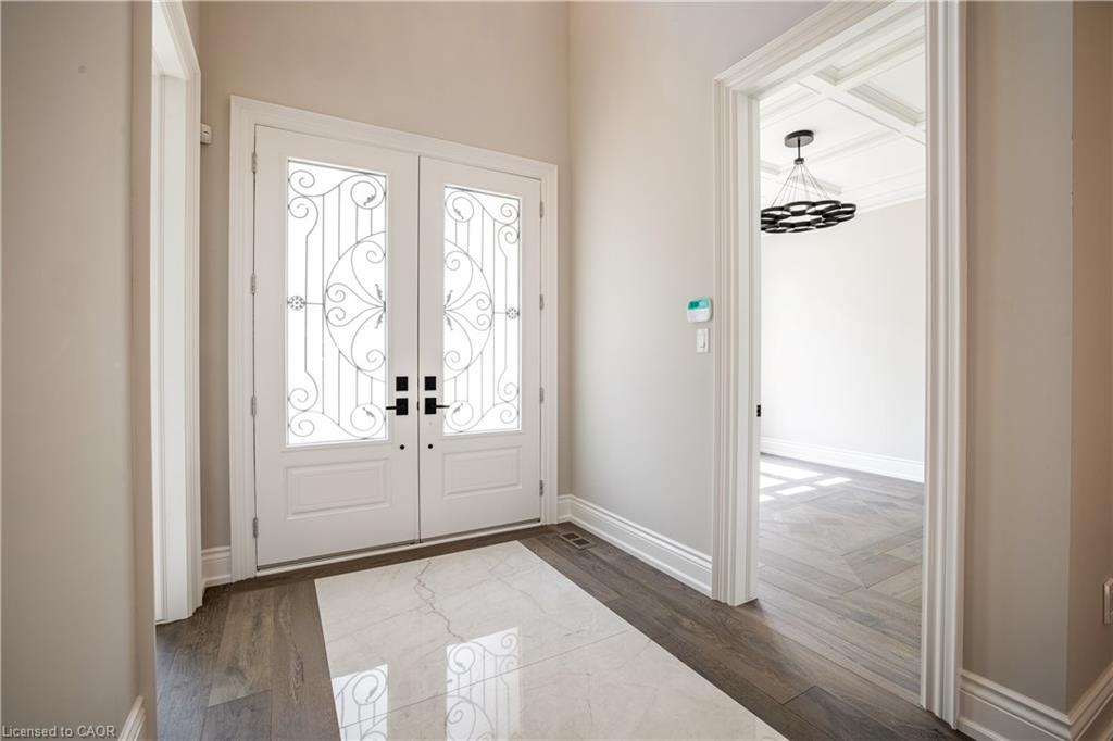 31 Bayside Court, Burlington, ON - Indoor Photo Showing Other Room