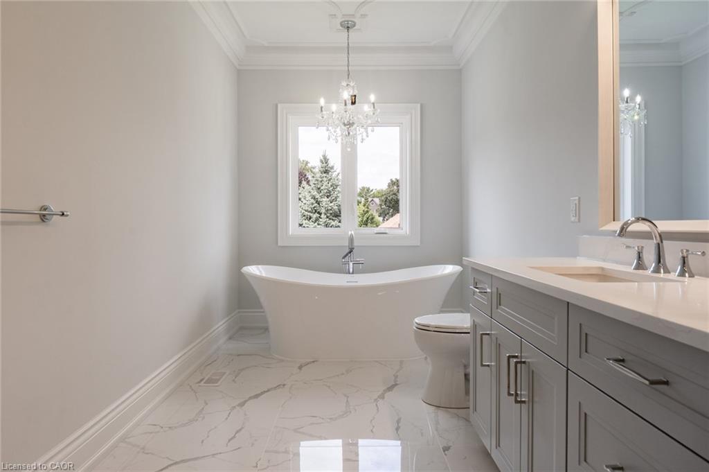 31 Bayside Court, Burlington, ON - Indoor Photo Showing Bathroom