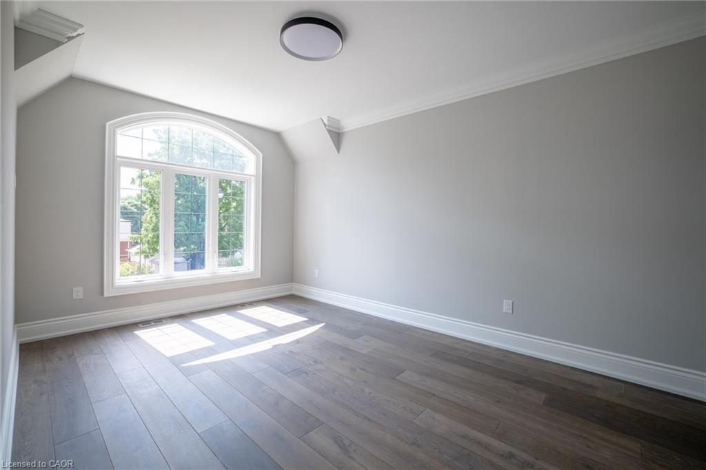 31 Bayside Court, Burlington, ON - Indoor Photo Showing Other Room