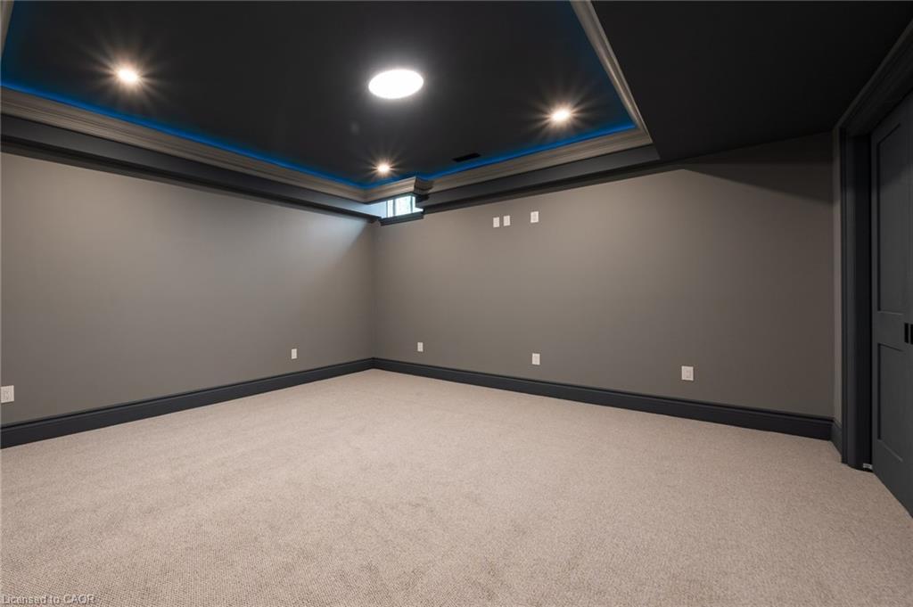 31 Bayside Court, Burlington, ON - Indoor Photo Showing Other Room