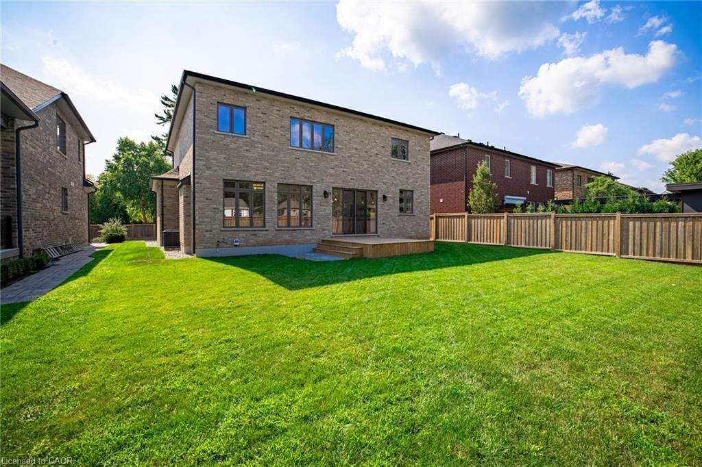 31 Bayside Court, Burlington, ON - Outdoor With Deck Patio Veranda With Backyard With Exterior