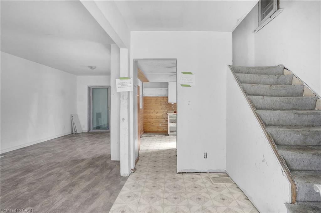 135 Madison Avenue S, Kitchener, ON - Indoor Photo Showing Other Room