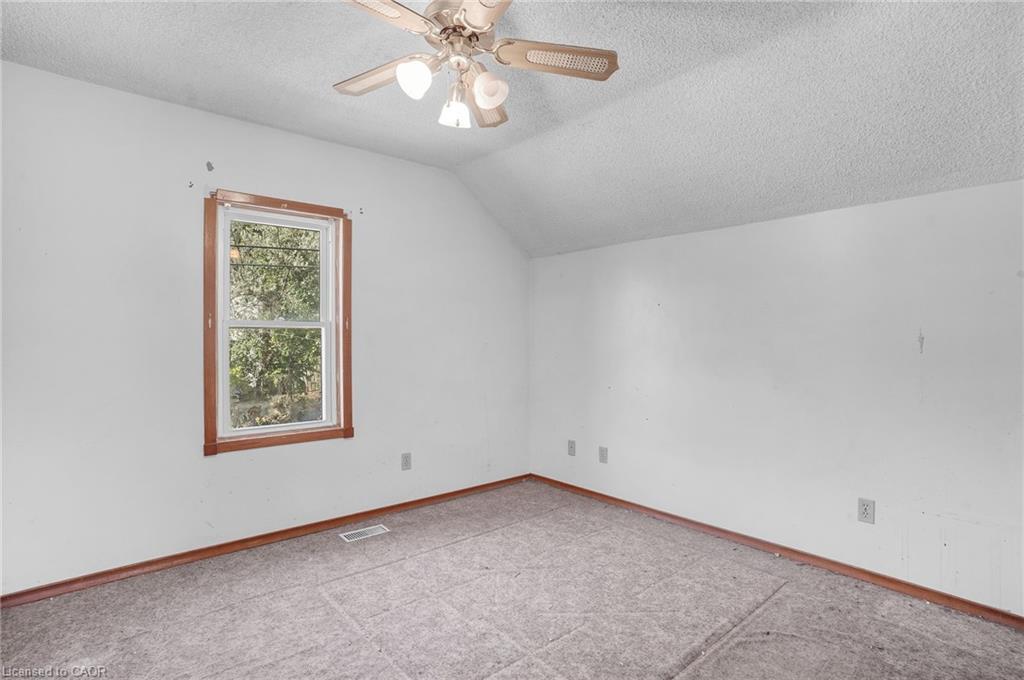 135 Madison Avenue S, Kitchener, ON - Indoor Photo Showing Other Room