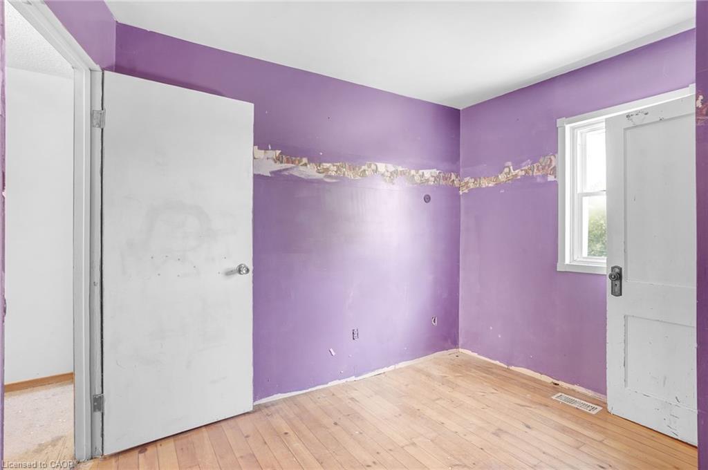 135 Madison Avenue S, Kitchener, ON - Indoor Photo Showing Other Room