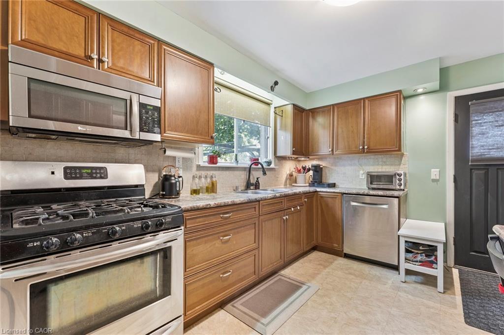 102 Rutherford Road N, Brampton, ON - Indoor Photo Showing Kitchen With Stainless Steel Kitchen