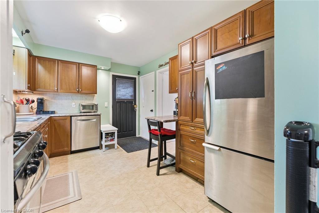 102 Rutherford Road N, Brampton, ON - Indoor Photo Showing Kitchen With Stainless Steel Kitchen