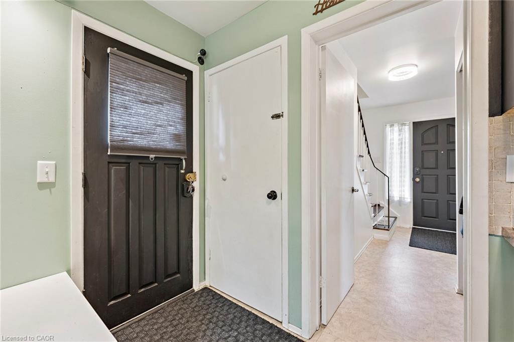 102 Rutherford Road N, Brampton, ON - Indoor Photo Showing Other Room