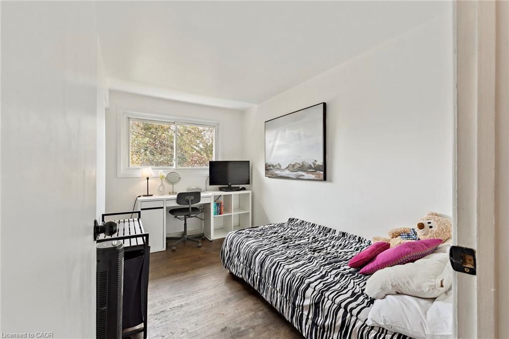102 Rutherford Road N, Brampton, ON - Indoor Photo Showing Bedroom