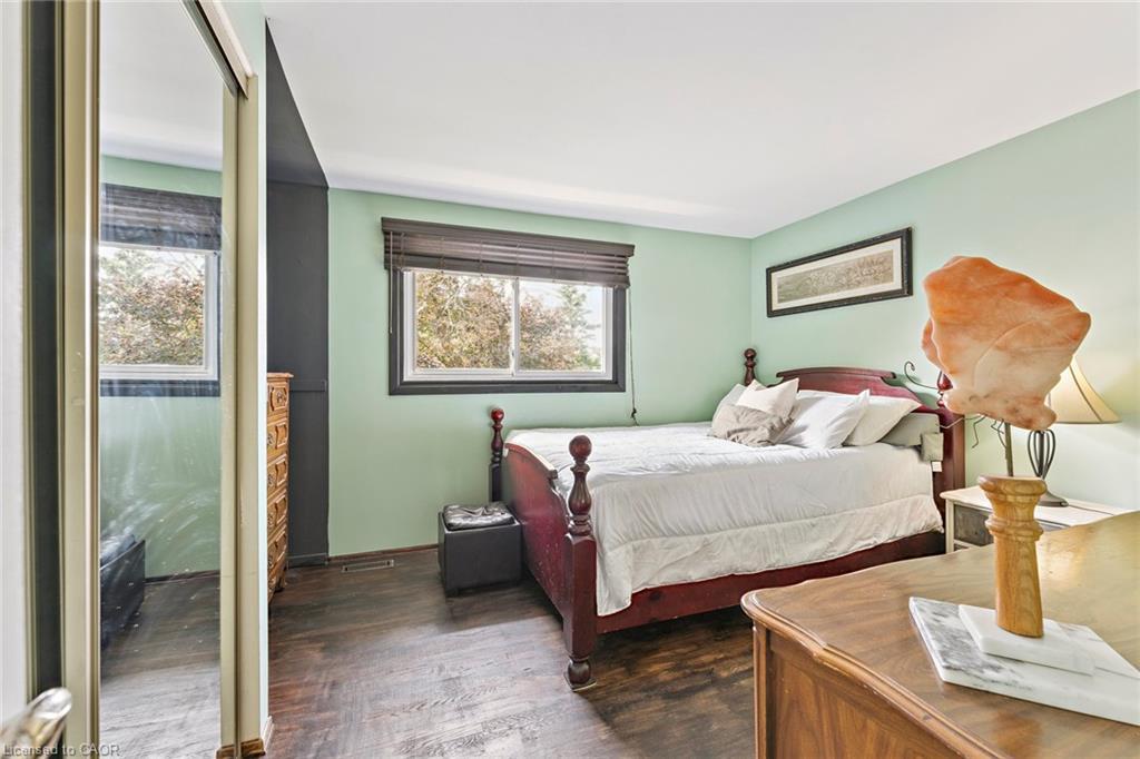 102 Rutherford Road N, Brampton, ON - Indoor Photo Showing Bedroom