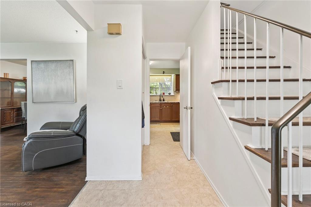 102 Rutherford Road N, Brampton, ON - Indoor Photo Showing Other Room