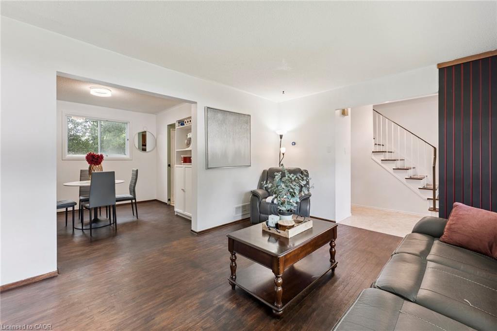 102 Rutherford Road N, Brampton, ON - Indoor Photo Showing Living Room