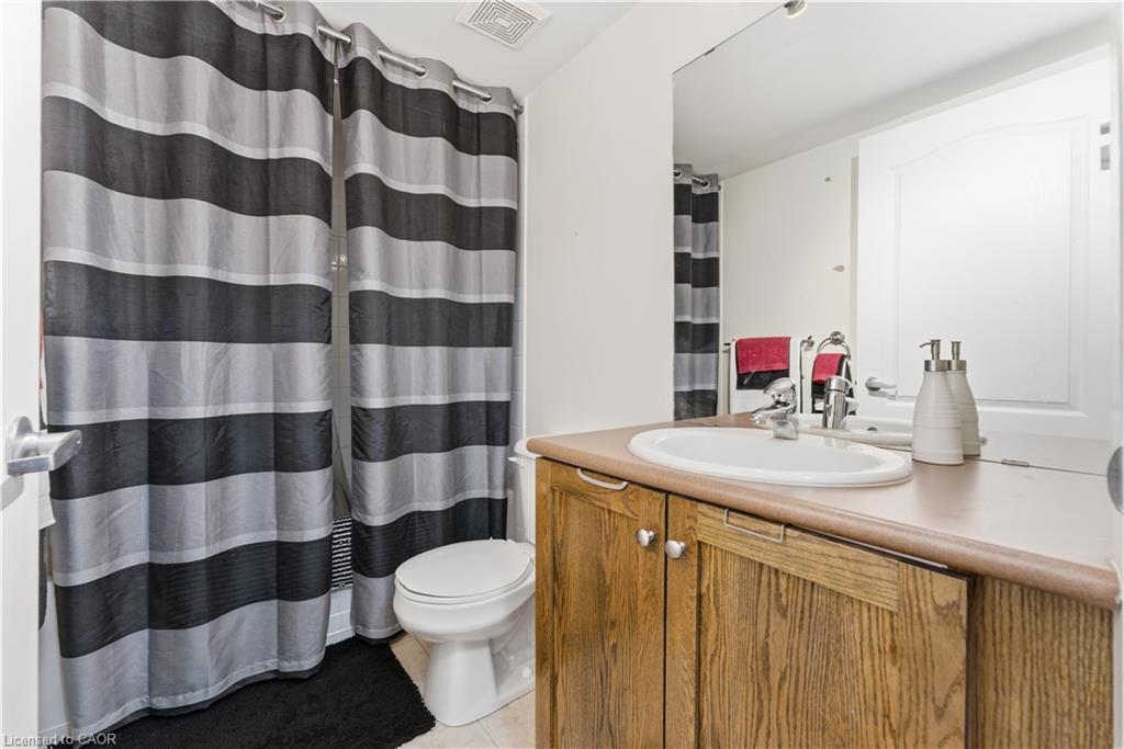 1402-330 Prince Charles Drive S, Welland, ON - Indoor Photo Showing Bathroom