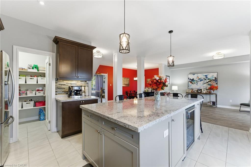 383 Erie Avenue, Brantford, ON - Indoor Photo Showing Kitchen