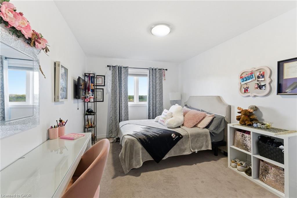 383 Erie Avenue, Brantford, ON - Indoor Photo Showing Bedroom