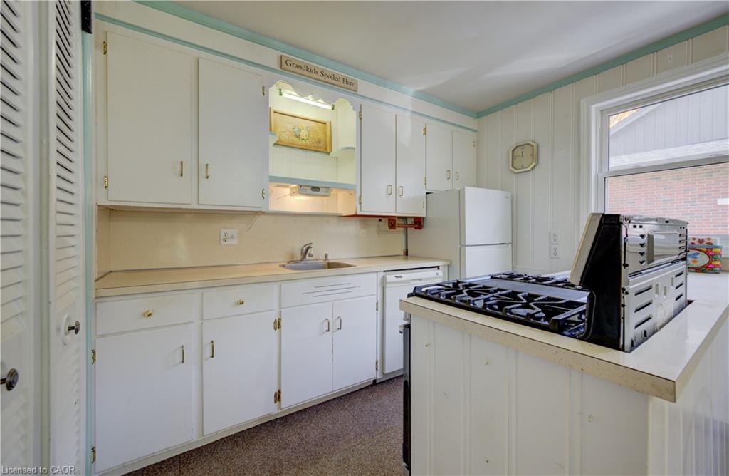 174 Union Street E, Waterloo, ON - Indoor Photo Showing Kitchen