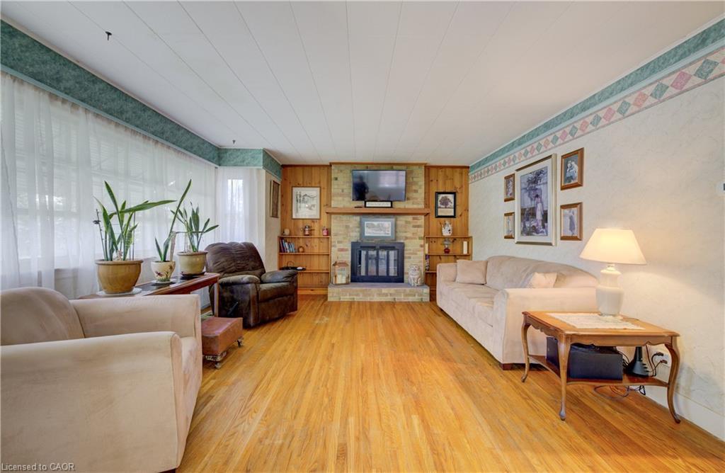 174 Union Street E, Waterloo, ON - Indoor Photo Showing Living Room With Fireplace
