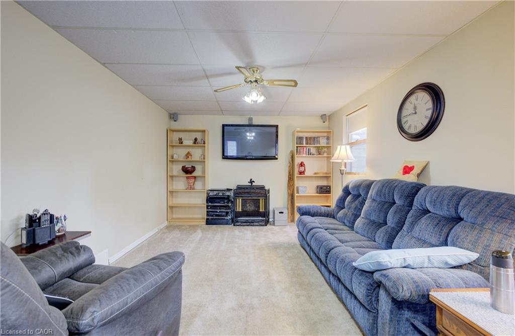174 Union Street E, Waterloo, ON - Indoor Photo Showing Living Room