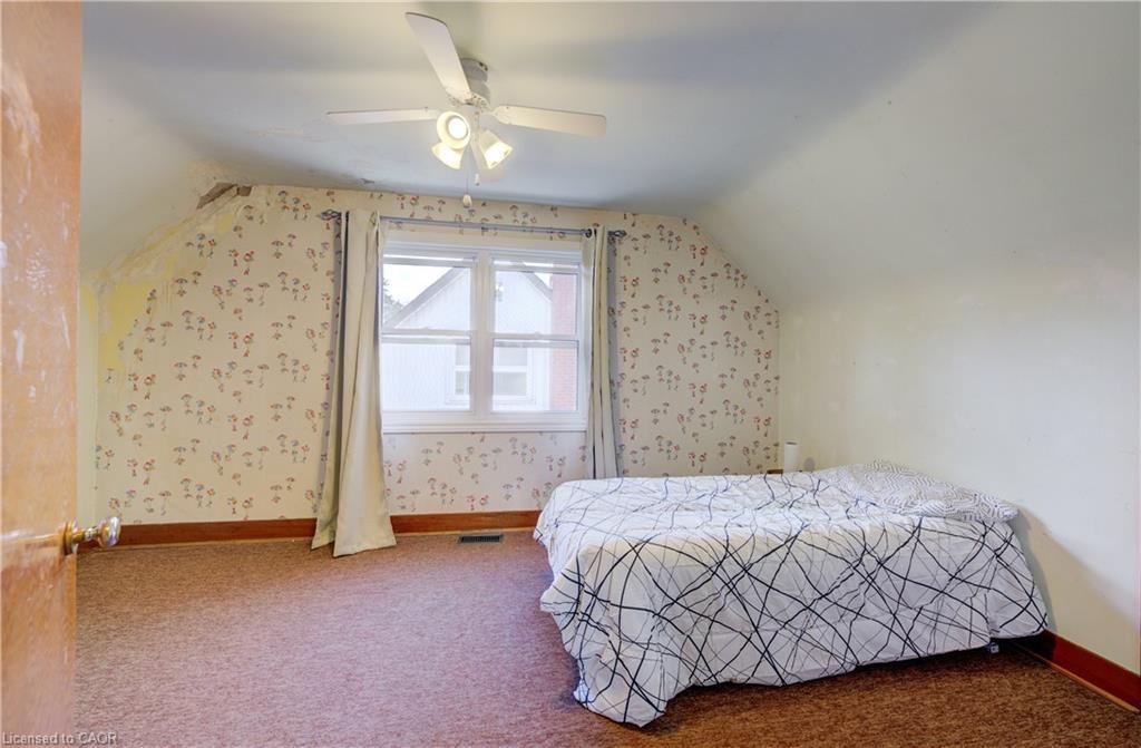 174 Union Street E, Waterloo, ON - Indoor Photo Showing Bedroom
