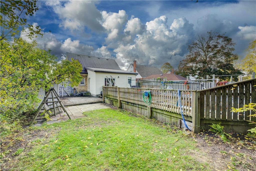 174 Union Street E, Waterloo, ON - Outdoor