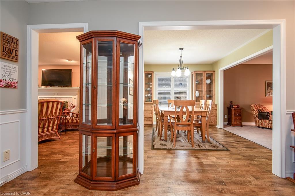 372 Gatestone Boulevard, Waterloo, ON - Indoor Photo Showing Dining Room