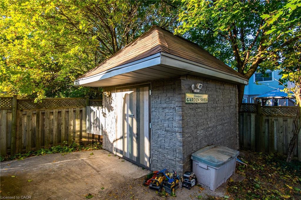 372 Gatestone Boulevard, Waterloo, ON - Outdoor