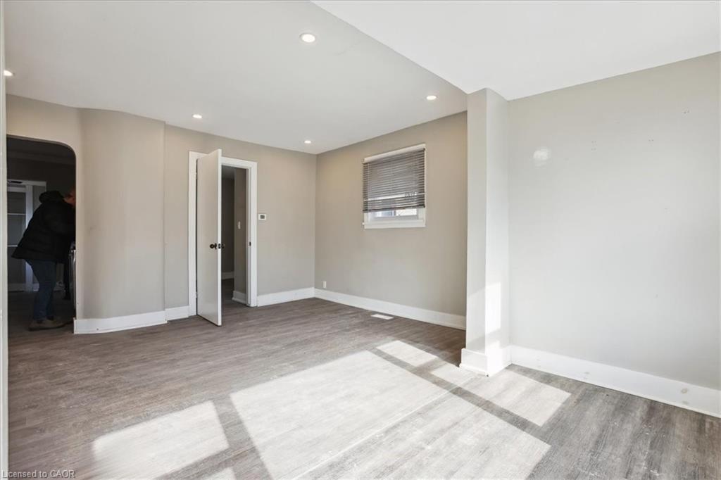 19 Seneca Street, St. Catharines, ON - Indoor Photo Showing Other Room