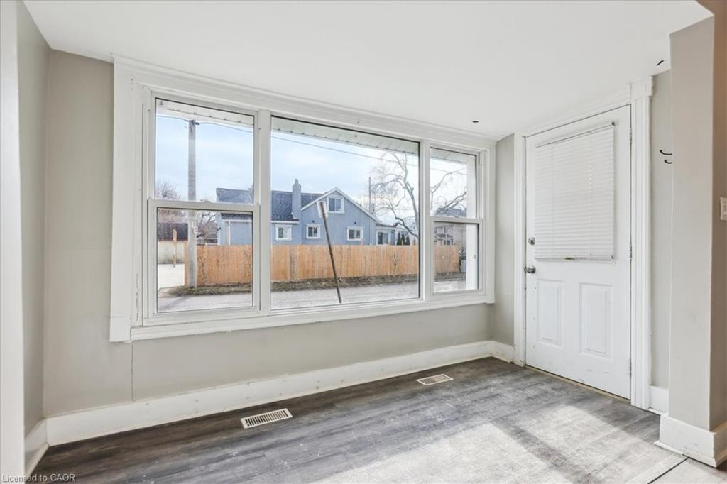 19 Seneca Street, St. Catharines, ON - Indoor Photo Showing Other Room